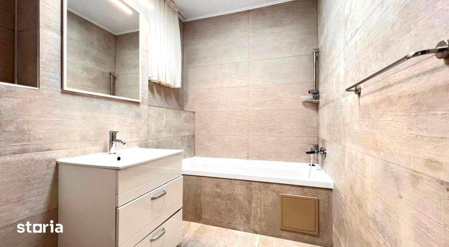 Casă cu 5 camere cu Teren 330 Mp în Ferme