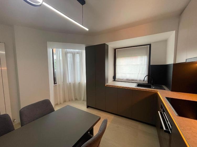 Apartament cu 2 camere semidecomandat, mobilat în Calea Plevnei