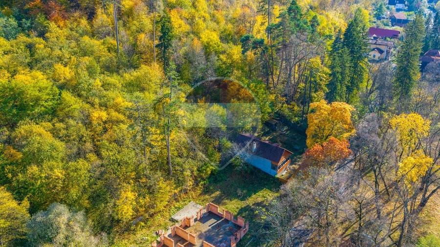 Casă individuală cu 6 camere cu Teren 5178 Mp în Vâlcele