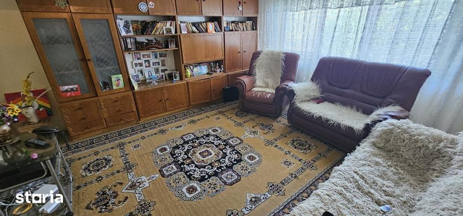 Apartament cu 2 camere semidecomandat în Inel II