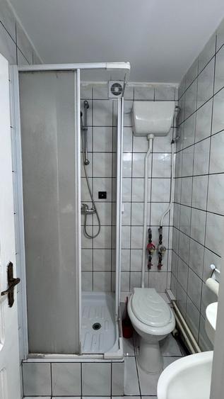 Apartament cu 4 camere nedecomandat în Rogerius