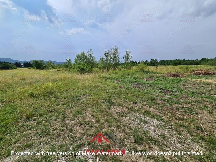 Casă cu Teren 925 Mp în Bănești