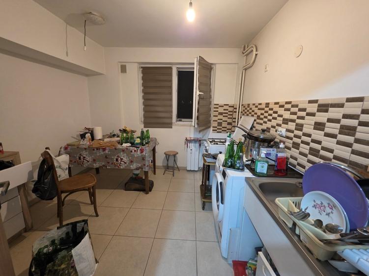 Apartament cu 3 camere decomandat în 1 Decembrie 1918