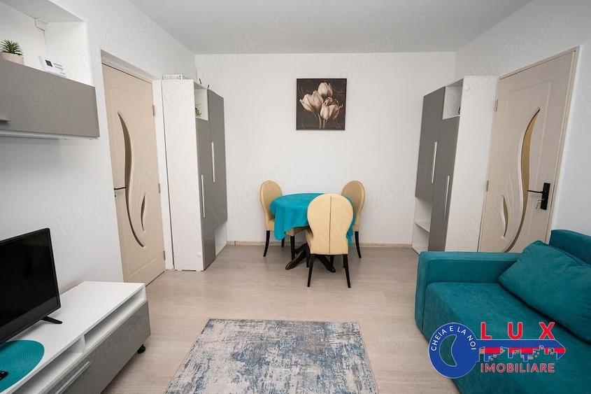 Apartament cu 3 camere semidecomandat în Big