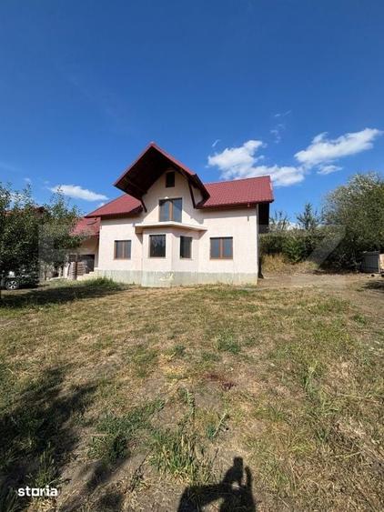 Casă cu 4 camere cu Teren 1000 Mp în Moara