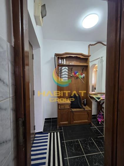 Apartament cu 3 camere semidecomandat, mobilat în Aviației