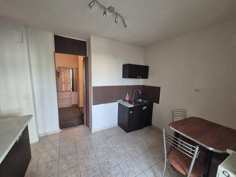 Apartament cu 3 camere decomandat în Rogerius