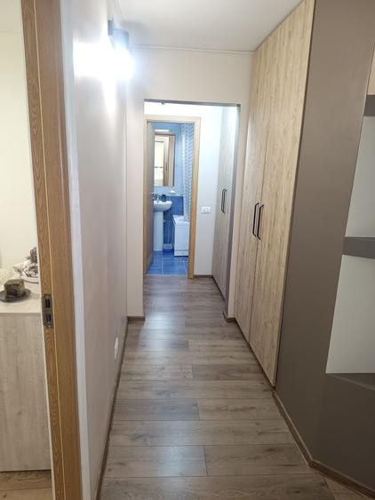 Apartament cu 4 camere decomandat în Lipovei