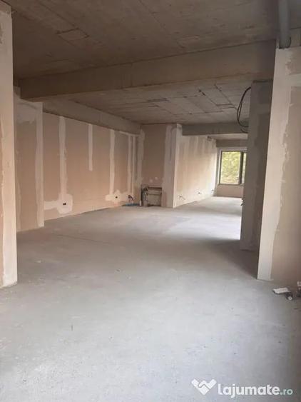 Spațiu comercial, de 90 mp, în Ultracentral