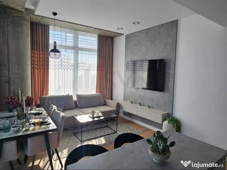 Apartament cu 3 camere semidecomandat în Floreasca