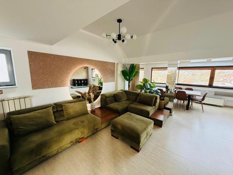 Apartament cu 4 camere decomandat în Cotroceni
