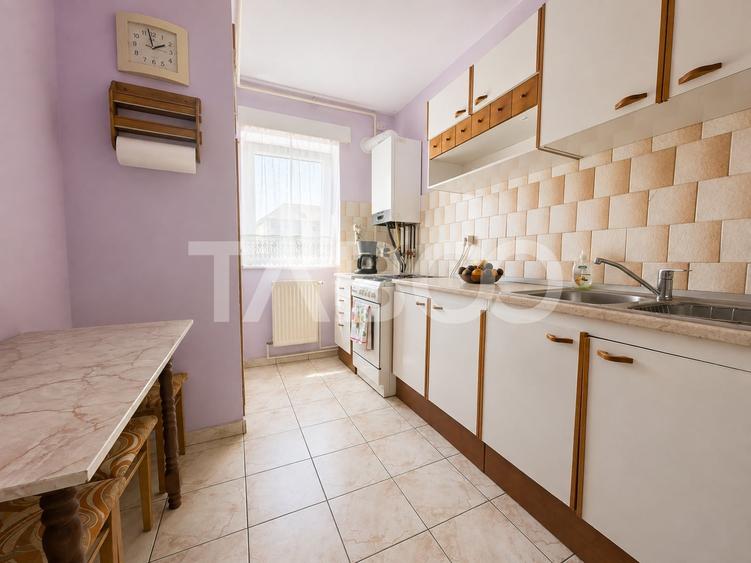 Apartament cu 3 camere decomandat, mobilat în Terezian