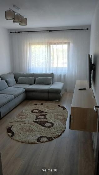 Apartament cu 3 camere decomandat în Craiter