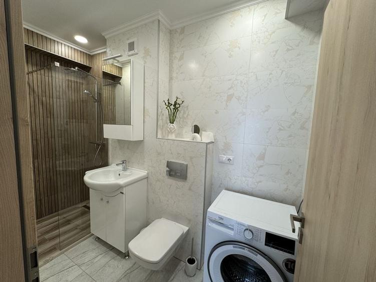 Apartament cu 3 camere decomandat în Lazaret