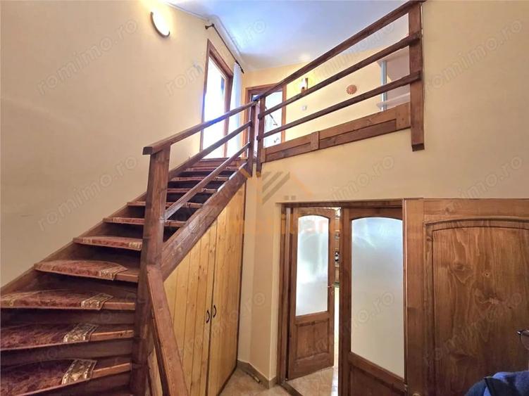 Casă cu 6 camere cu Teren 1761 Mp în Izlaz