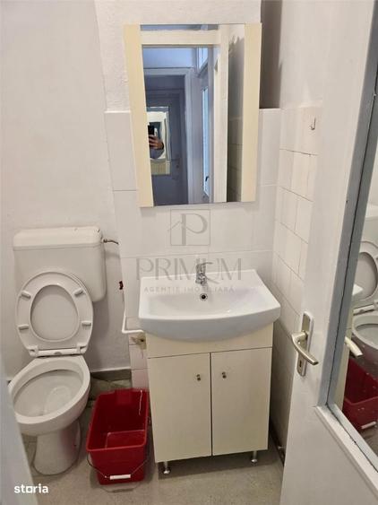 Apartament cu 3 camere decomandat în Medicină