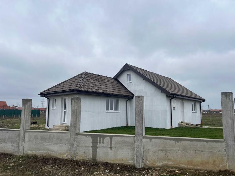 Casă cu 3 camere în Central