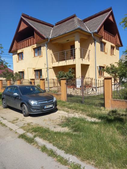 Casă cu 4 camere în Dacia
