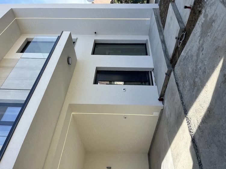 Casă cu Teren 300 Mp în Micălaca