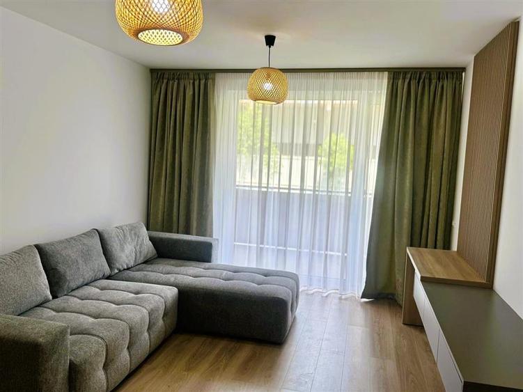 Apartament cu 3 camere decomandat, mobilat în Răcădău