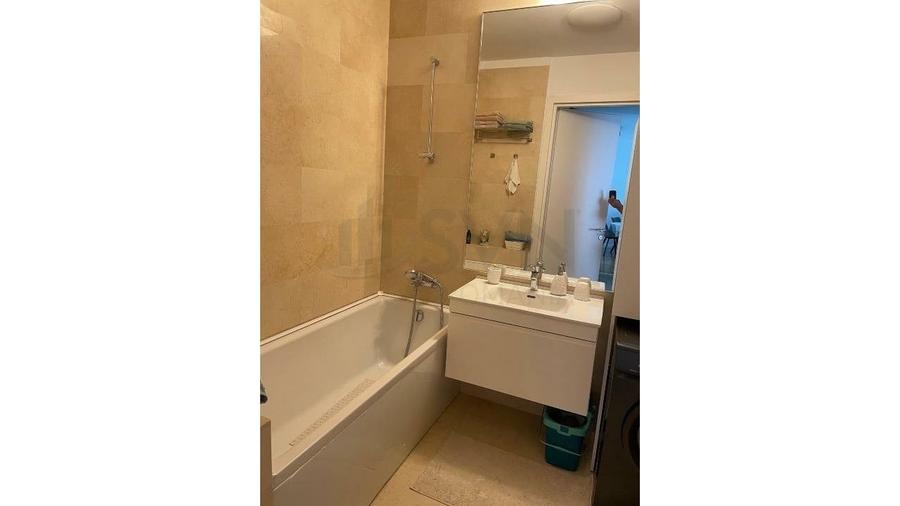 Apartament cu 2 camere semidecomandat, mobilat în 1 Mai