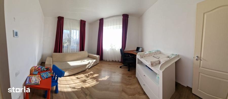 Casă cu 4 camere cu Teren 700 Mp în Central