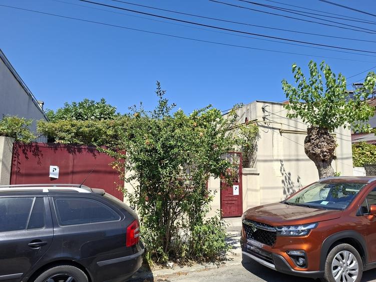 Casă cu 6 camere cu Teren 150 Mp în Nord