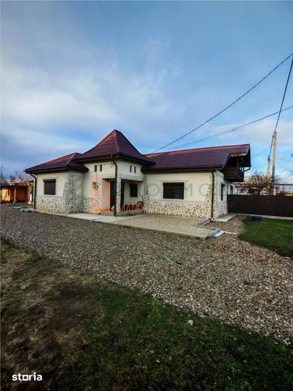 Casă cu 3 camere cu Teren 980 Mp în Pufești