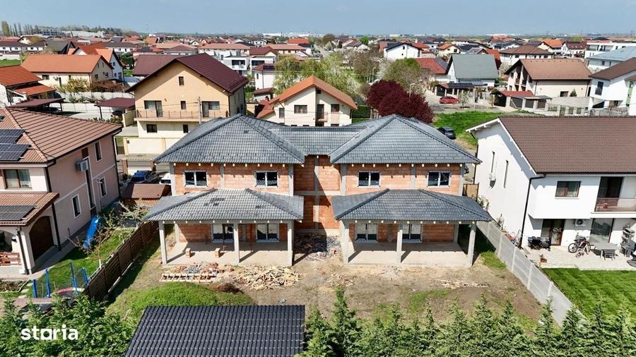 Casă cu 4 camere în Dumbrăvița