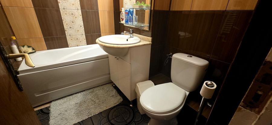 Apartament cu 3 camere decomandat, mobilat în Km 4-5