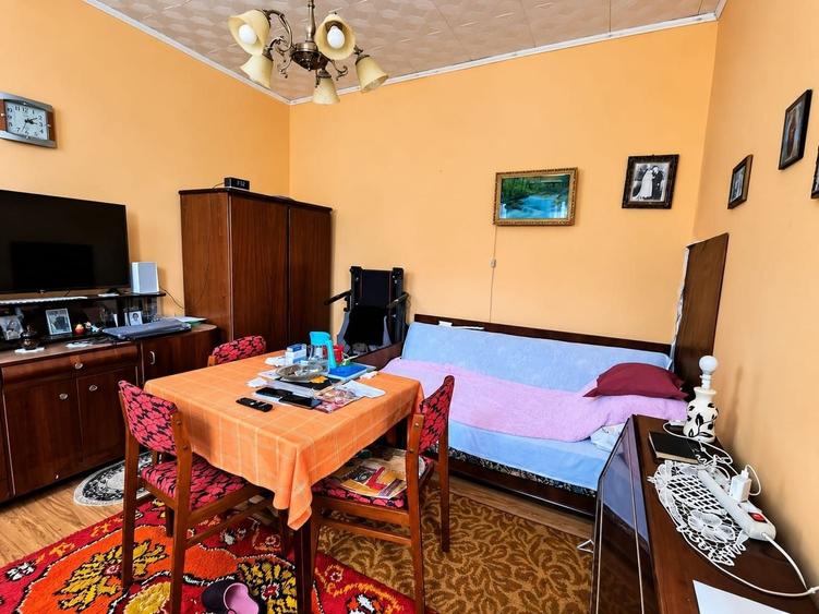 Casă individuală cu 3 camere cu Canalizare în Ultracentral
