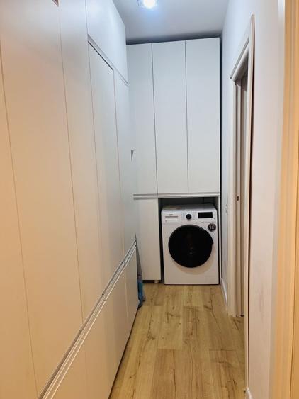 Apartament cu 3 camere decomandat în Exterior Vest
