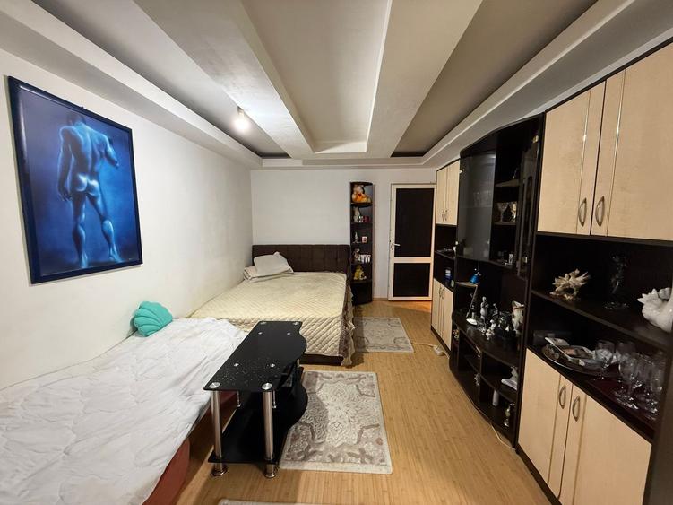 Apartament cu 2 camere decomandat, mobilat în Central