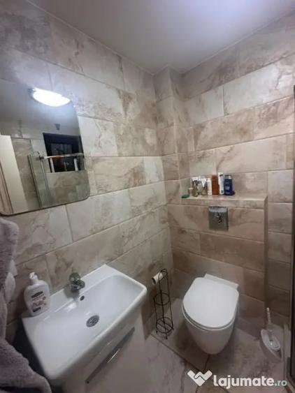 Apartament cu 3 camere decomandat în Calea Severinului