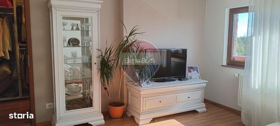 Apartament cu doua camere de vanzare in zona Polivalenta