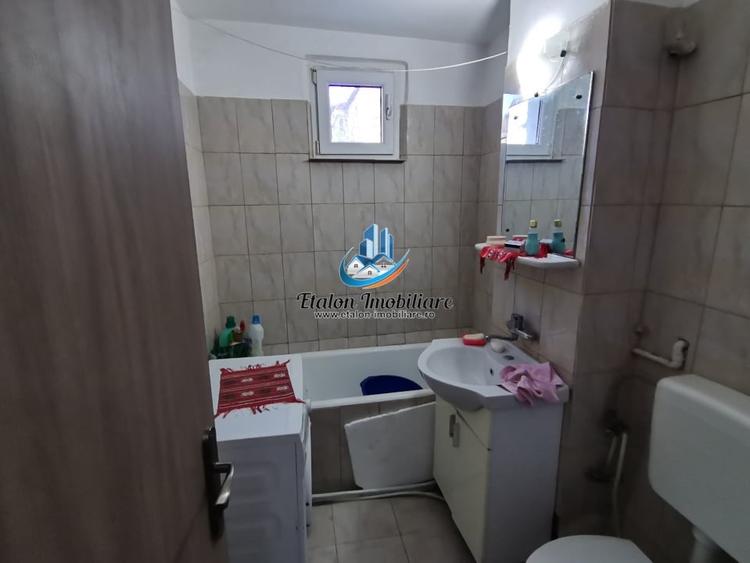 Apartament cu 2 camere decomandat în Precista