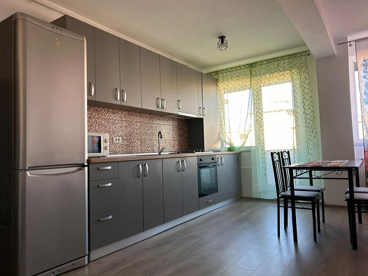 Apartament cu 3 camere semidecomandat, mobilat în Florești — fotografia 2