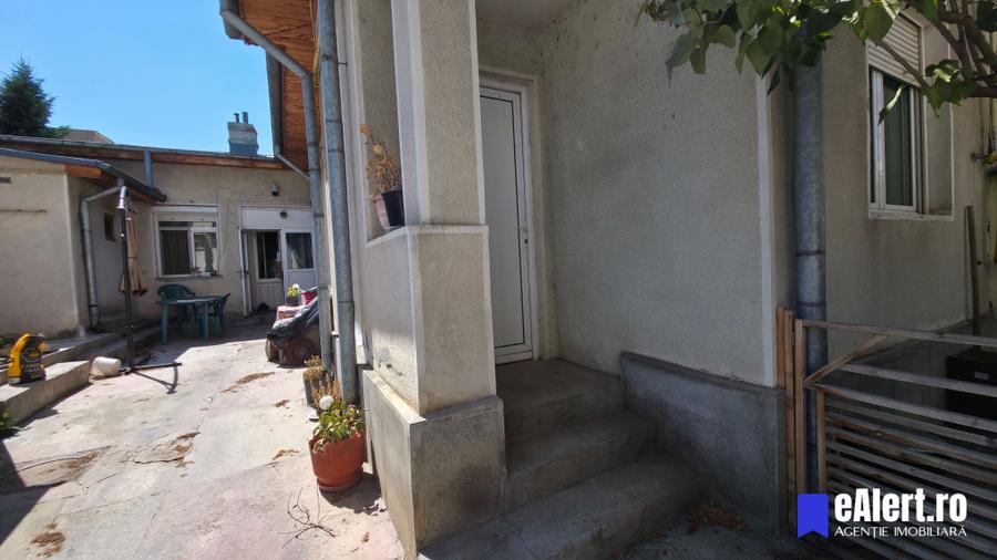 Casă cu 3 camere cu Garaj în Vatra Luminoasă