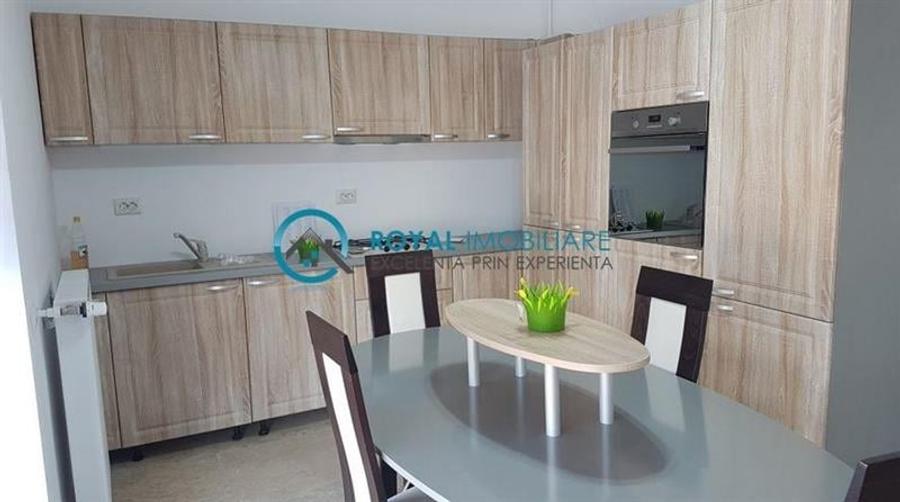 Apartament cu 3 camere decomandat, mobilat în 9 Mai