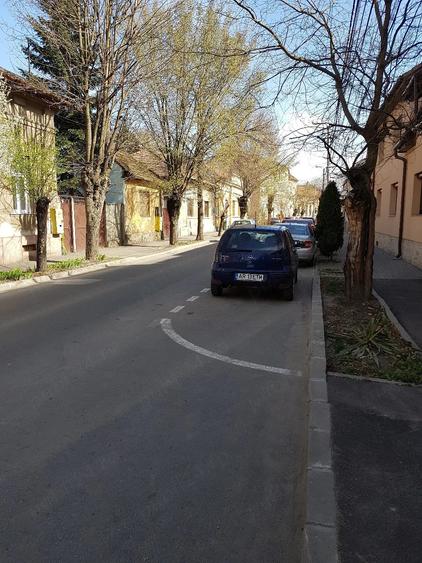 Garsonieră decomandată în Intim
