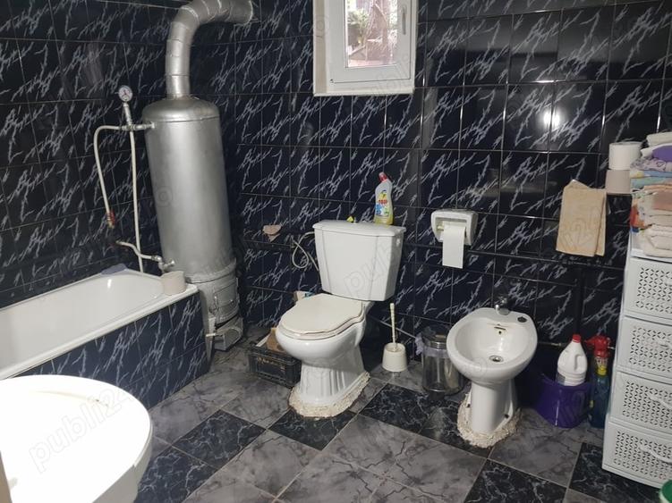 Casă cu 5 camere cu Teren 643 Mp în Poieni