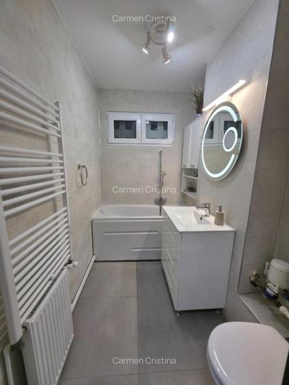 Apartament cu 3 camere semidecomandat în Gorjului