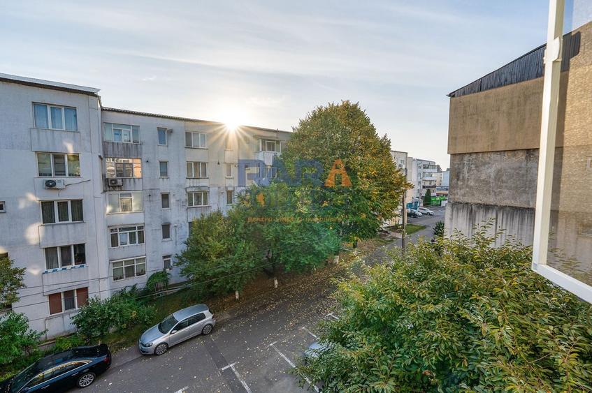 Apartament cu 2 camere semidecomandat, mobilat în Central