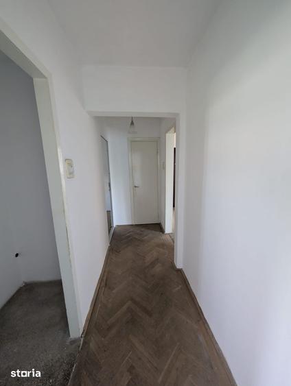 Apartament cu 3 camere decomandat în Vest