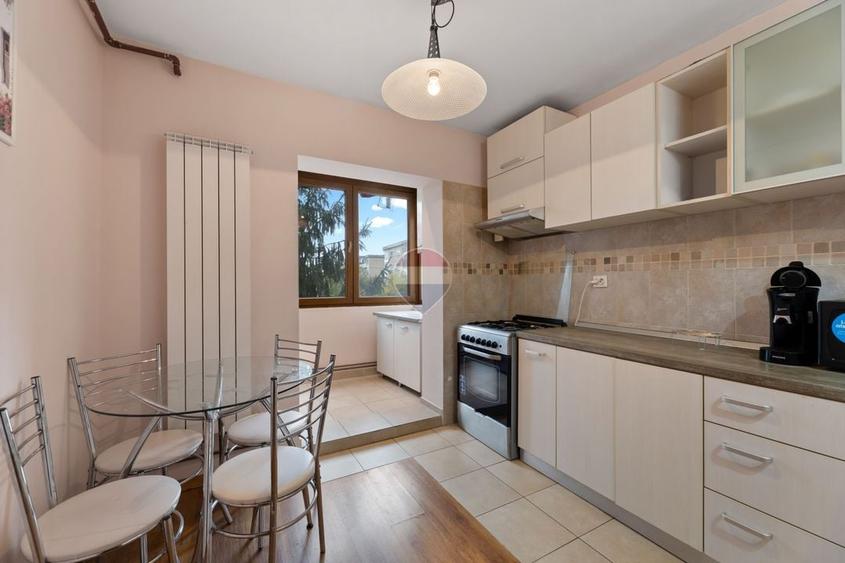Apartament cu 3 camere decomandat, mobilat în Alfa