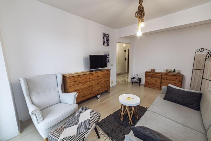 Apartament cu 2 camere decomandat, mobilat în Bucureștii Noi