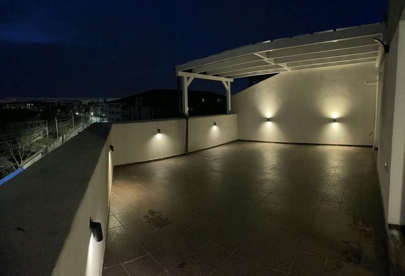 Penthouse cu 2 camere decomandat în Metalurgiei