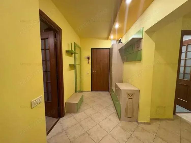 Apartament cu 3 camere decomandat în Decebal