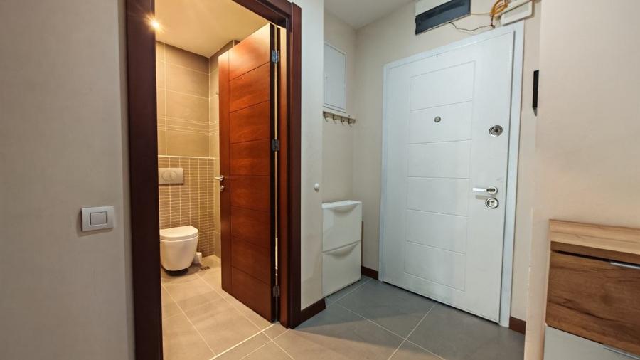 Apartament cu 3 camere semidecomandat, mobilat în Dristor