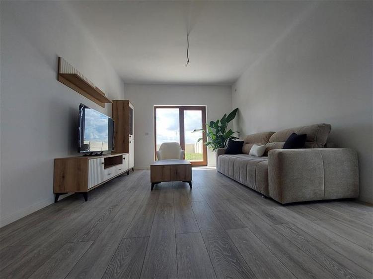 Duplex cu 4 camere cu Canalizare în Vladimirescu